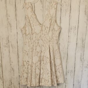 She & Sky Lace V-Neck Sleeveless Dress in Cream Large